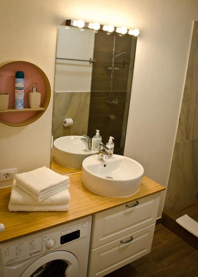 Amber Studio Oradea Apartment Bagian luar foto