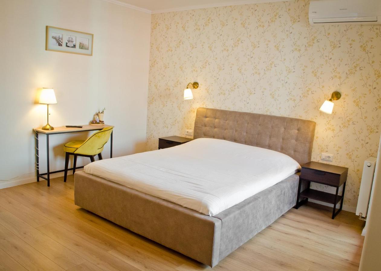 Amber Studio Oradea Apartment Bagian luar foto